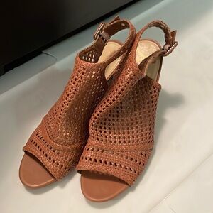 Woven heels